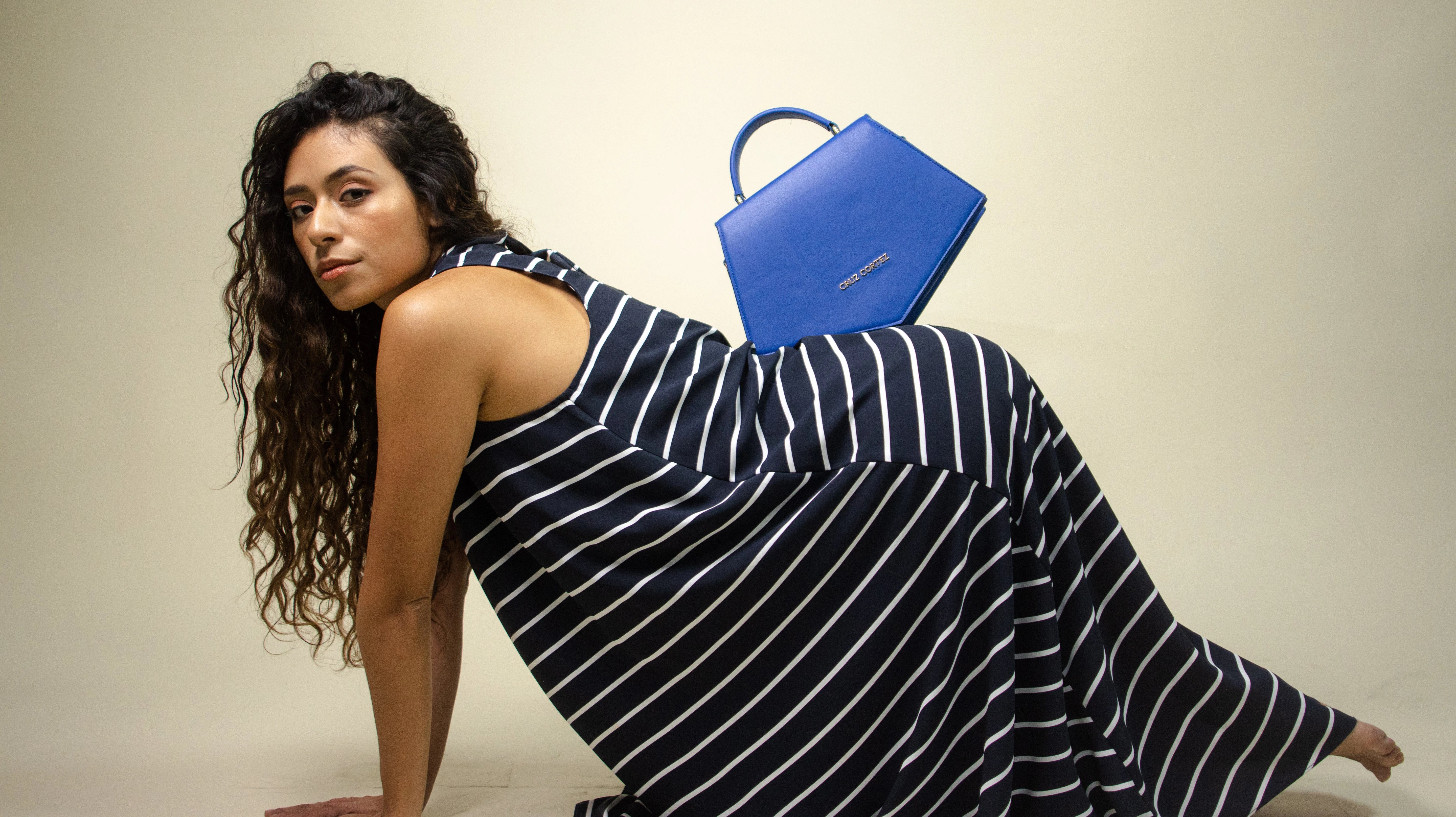 Bolso Geometriqué Classic Blue - CruzCortez