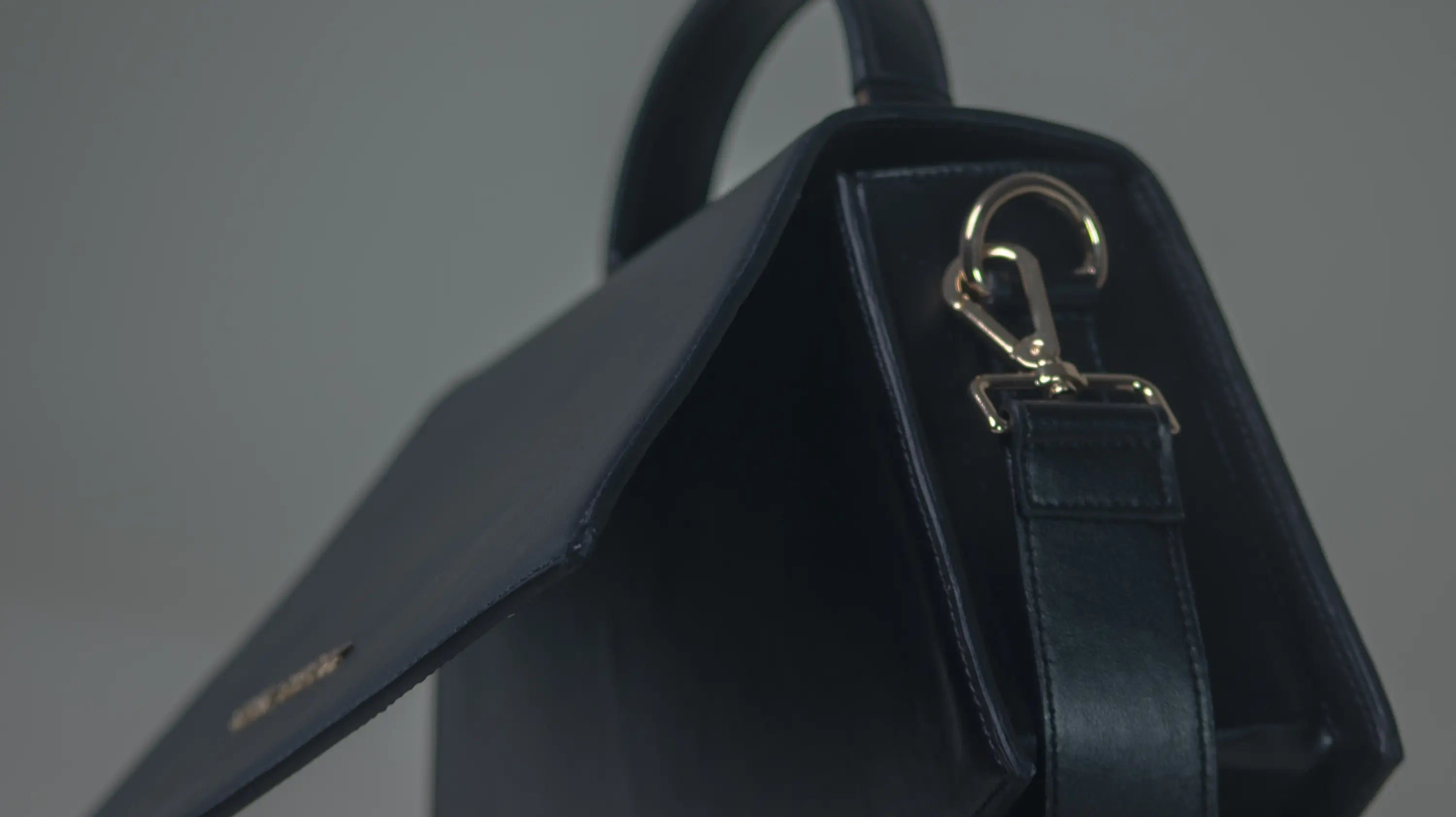 Bolso Geometriqué Elegant Black - CruzCortez